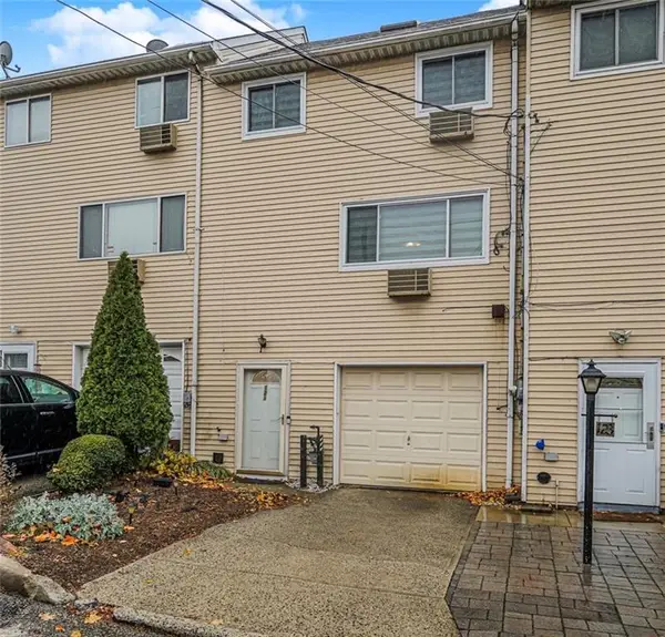 121 Clark Lane, Staten  Island, NY 10304