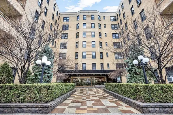 2 West End Avenue #5N, Brooklyn, NY 11235