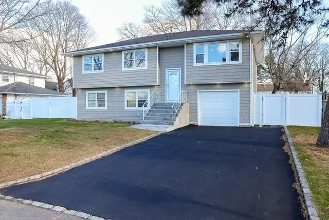 75 Fillmore Avenue, Deer Park, NY 11729 - Image #3