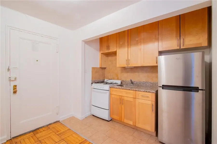 35 Oliver Street #1D, Brooklyn, NY 11209 - Image #3