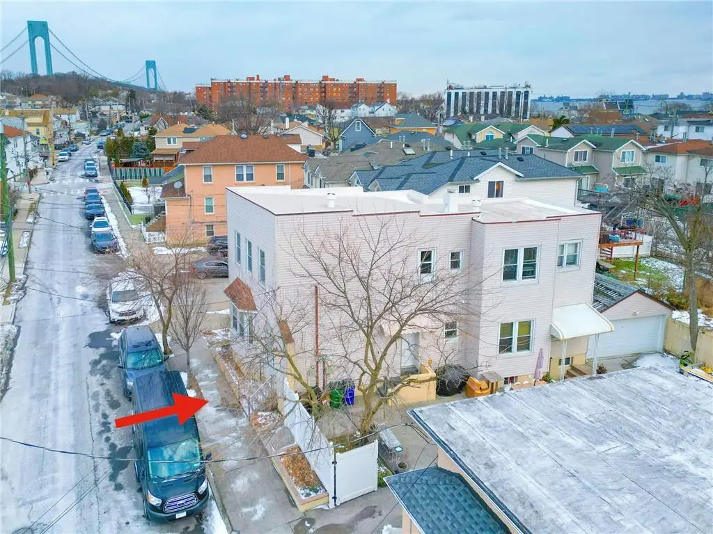 98 Robin Road, Staten Island, NY 10305 - #1