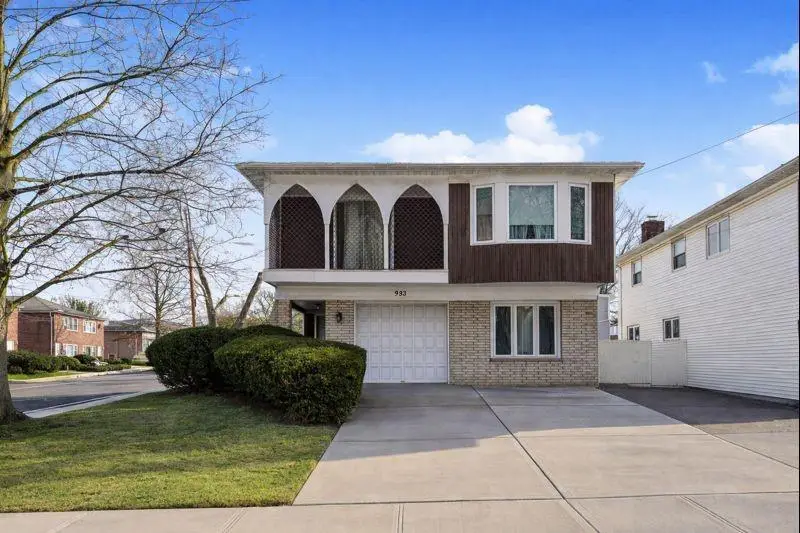 953 Forest Hill Road, Staten Island, NY 10314 - Image #3