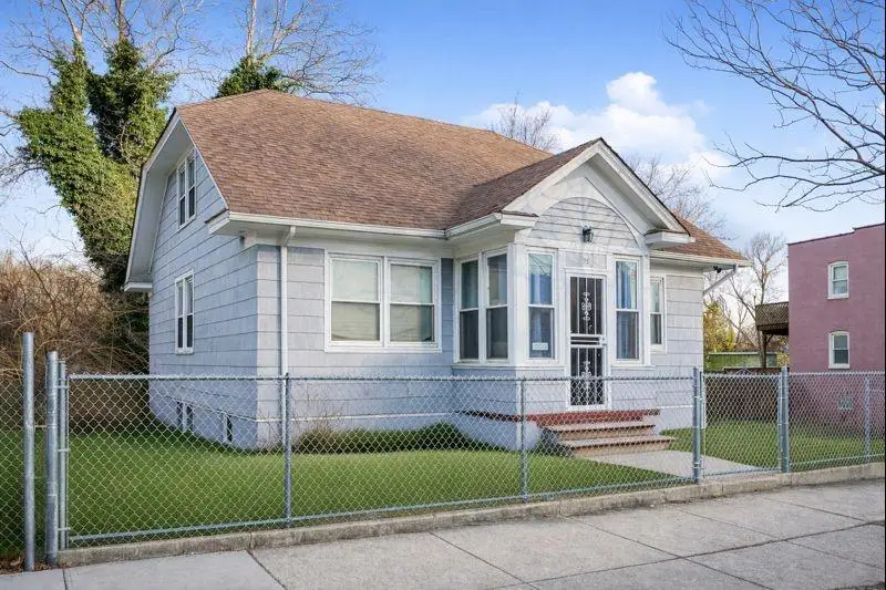 99 Stanley Avenue, Staten Island, NY 10301 - Image #2