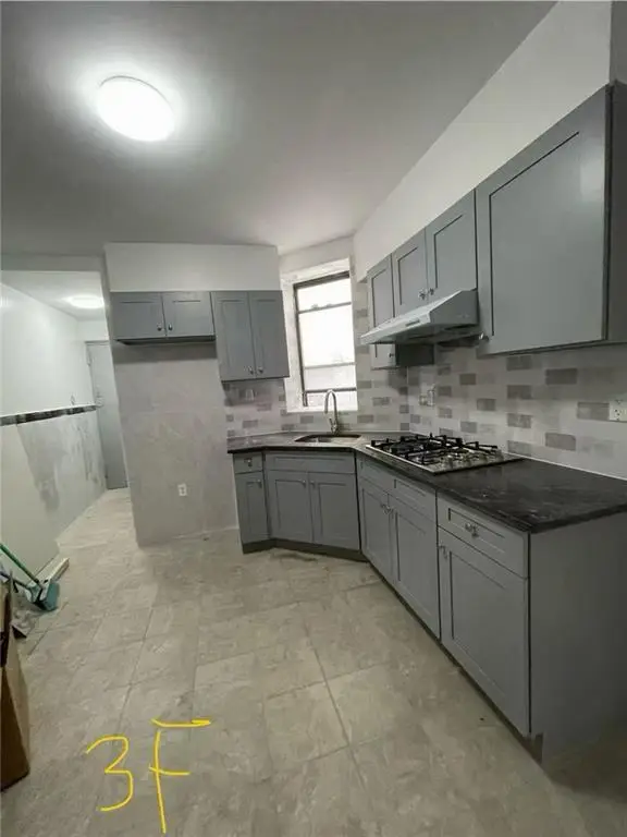 658 46th Street, Brooklyn, NY 11220