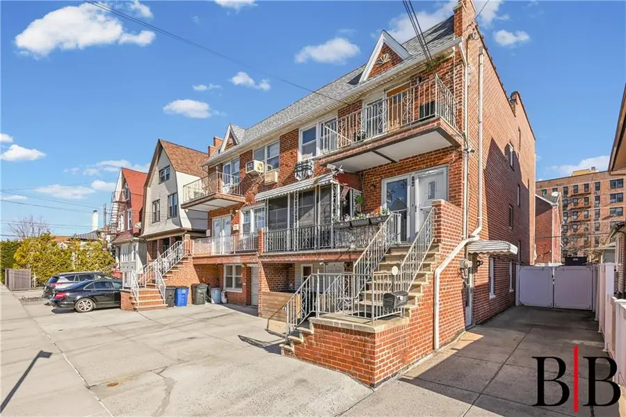 180 Beach 118th Street, Rockaway Park, NY 11694 - Image #2