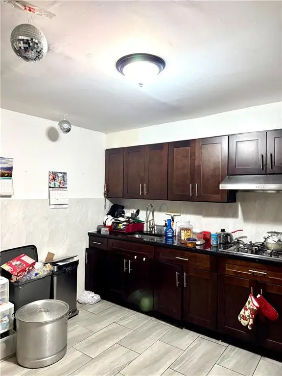 422 54th Street, Brooklyn, NY 11220 - Image #3