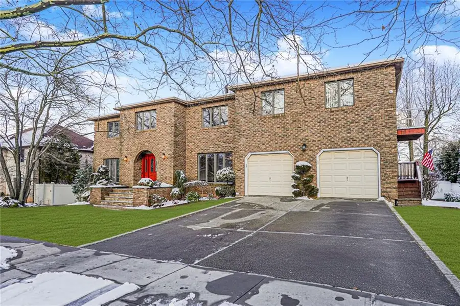 121 Dahlia Street, Staten Island, NY 10312 - Image #2