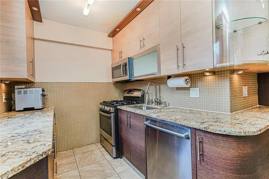 2546 East 13th Street #D9, Brooklyn, NY 11235 - Image #3