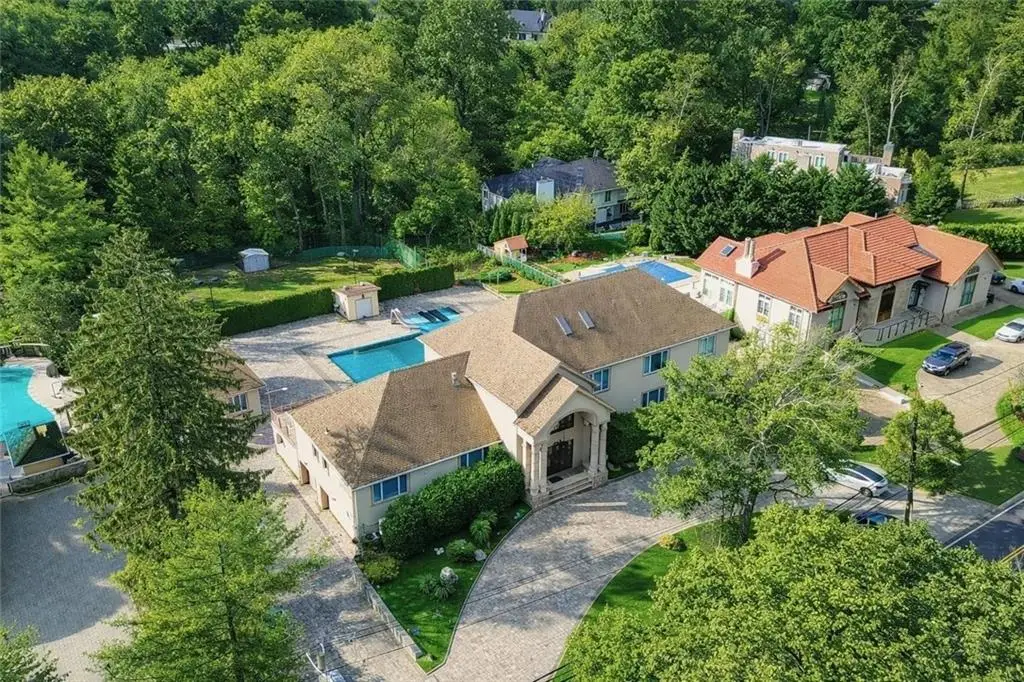 724 Todt Hill Road, Staten Island, NY 10304 - #1