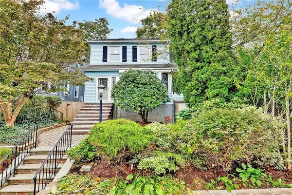 30 East Buchanan Street, Staten  Island, NY 10301