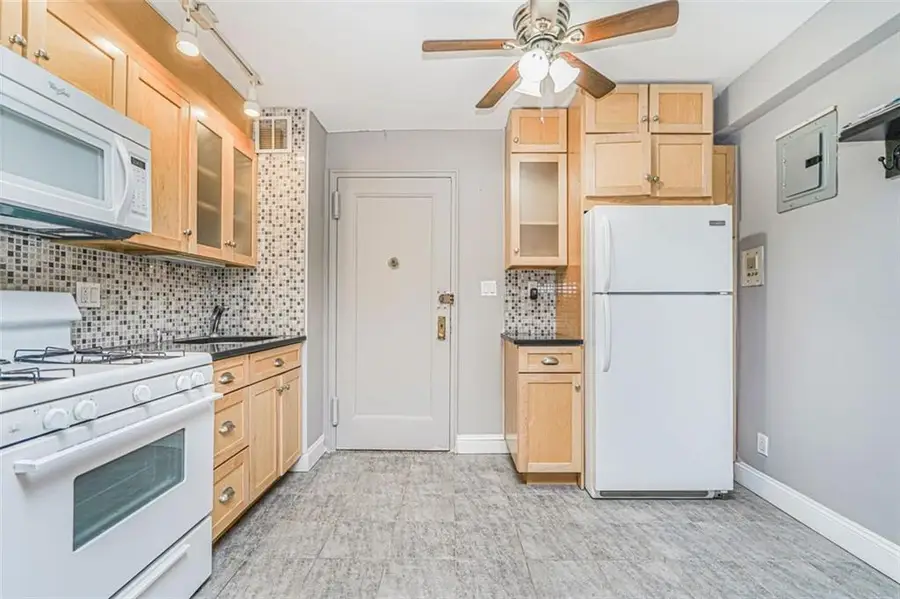 150 West End Avenue #1P, Brooklyn, NY 11235 - Image #3