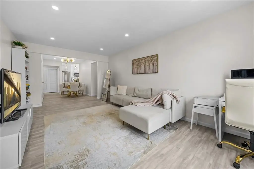 759 East 10th Street #7H, Brooklyn, NY 11230 - Image #1