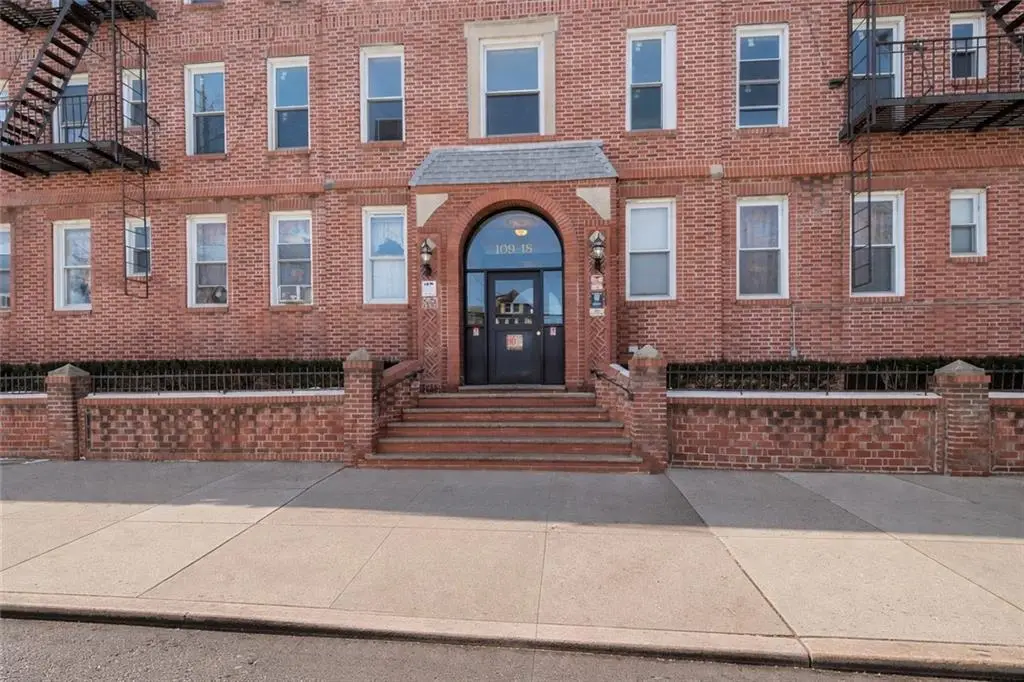 109-18 Lefferts Boulevard #D2, South Ozone Park, NY 11420 - Image #1