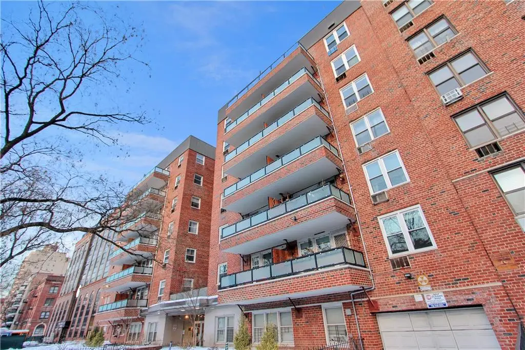 525 Ocean Parkway #4J, Brooklyn, NY 11218 - Image #1