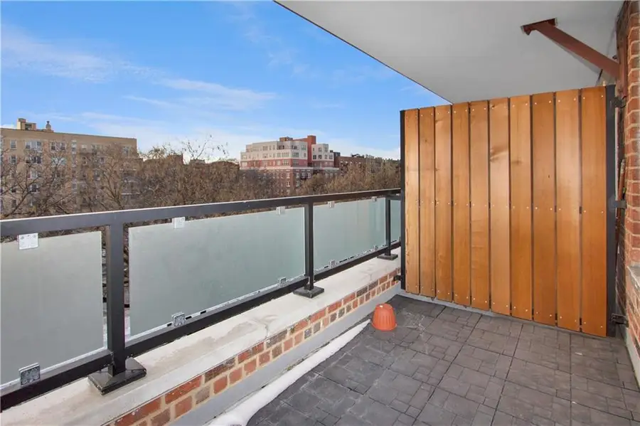 525 Ocean Parkway #4J, Brooklyn, NY 11218 - Image #3