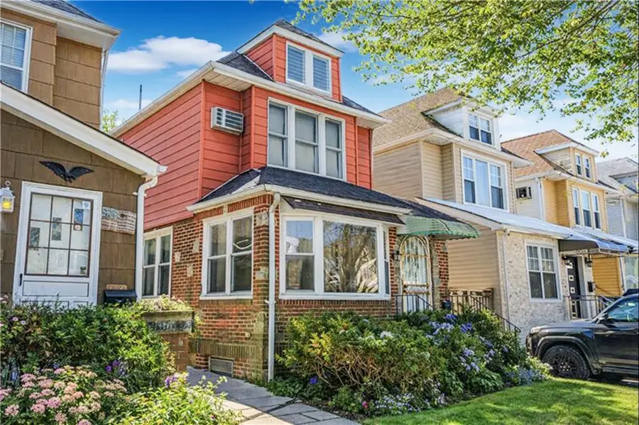 6252 80th Road, Glendale, NY 11385 - Image #2