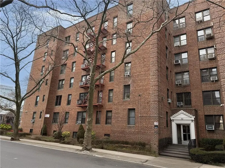 711 Montauk Court #2E, Brooklyn, NY 11235 - Image #2