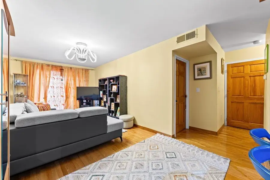 2805 East 26th Street #2B, Brooklyn, NY 11235 - Image #2