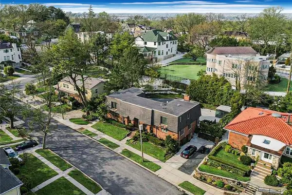 15 Herkimer Street, Staten  Island, NY 10301