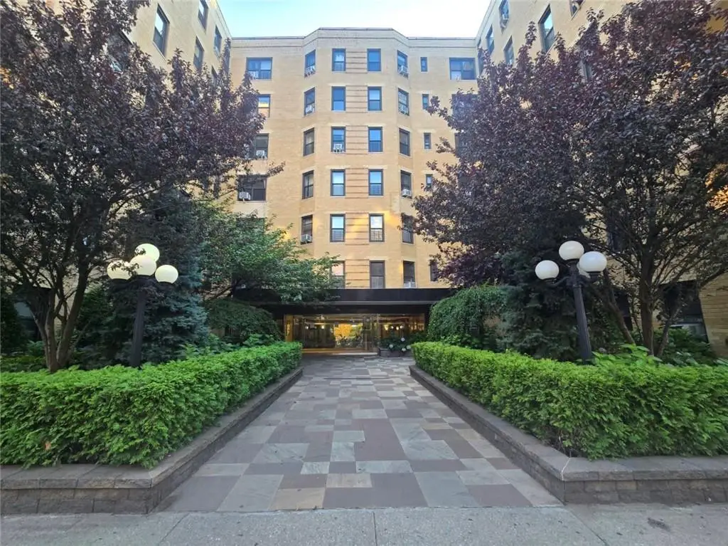 2 West End Avenue #6L, Brooklyn, NY 11235 - #1