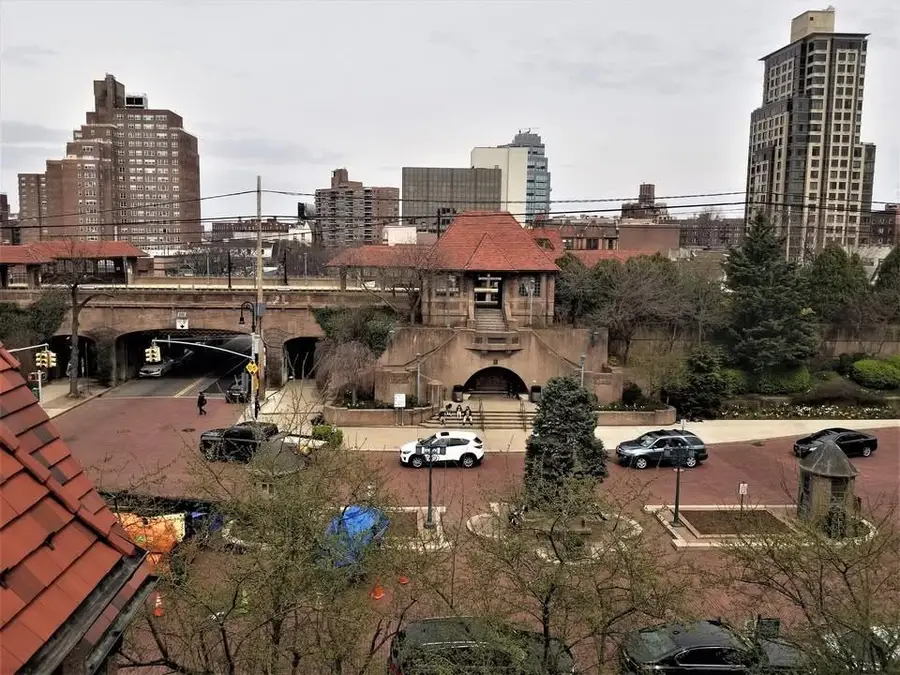 1 Station Square #411, Forest Hills, NY 11375 - #3