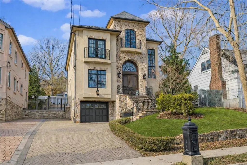 353 Lighthouse Avenue, Staten Island, NY 10306 - #1
