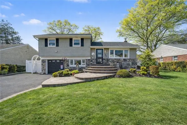 57 Richfield Street, Long Island, NY 11803