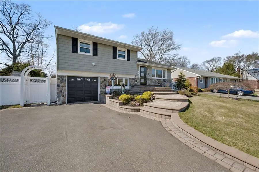 57 Richfield Street, Plainview, NY 11803 - #2