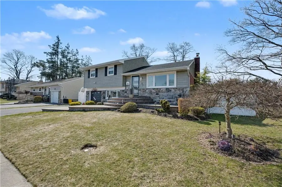 57 Richfield Street, Plainview, NY 11803 - #3