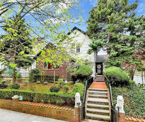 32 87th Street, Brooklyn, NY 11209