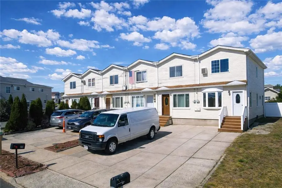 89A Mapleton Avenue, Staten Island, NY 10306 - #2