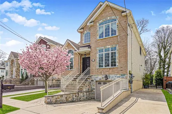 42 Serena Court, Staten  Island, NY 10312