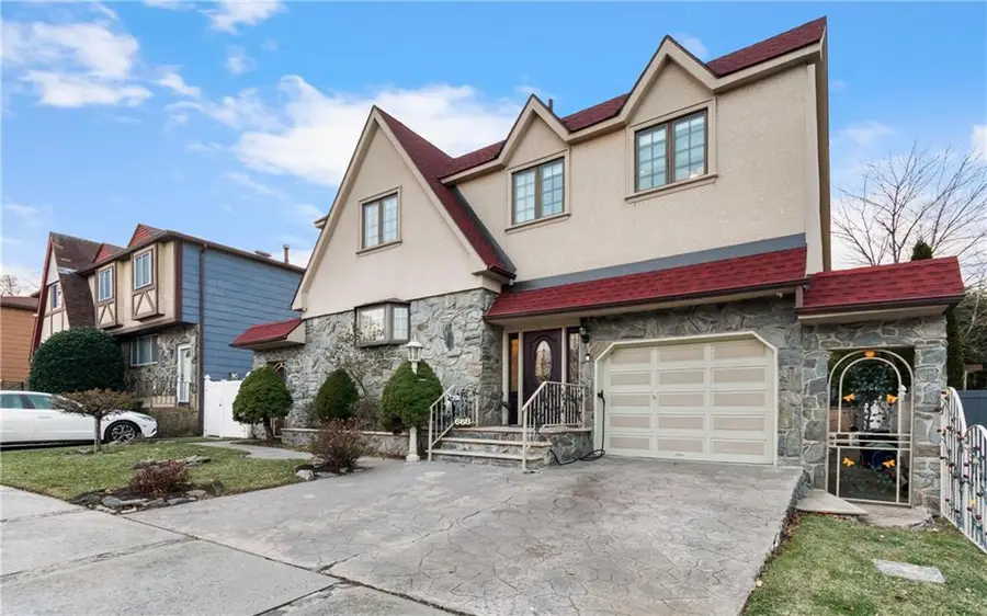 668 Stewart Avenue, Staten Island, NY 10314 - #3