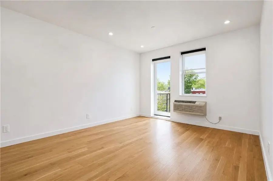 44 Euclid Avenue #3B, Brooklyn, NY 11208 - #3