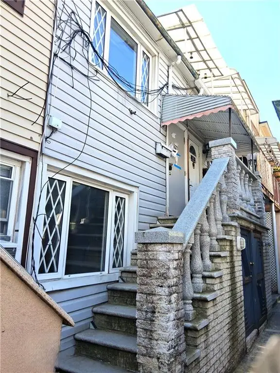 155 West End Avenue, Brooklyn, NY 11235