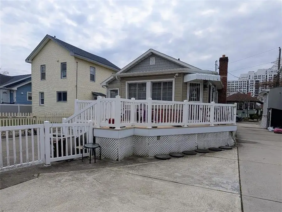 150 Beach 3rd Street, Far Rockaway, NY 11691 - #3