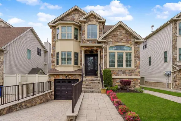 86 West Castor Place, Staten  Island, NY 10312