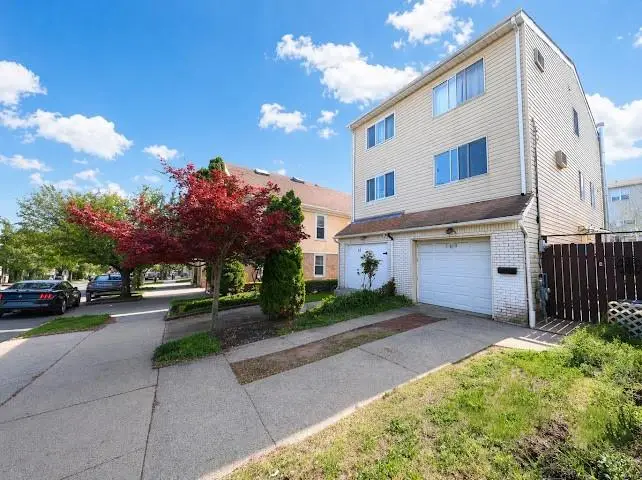 200 Sand Lane, Staten Island, NY 10305 - #2