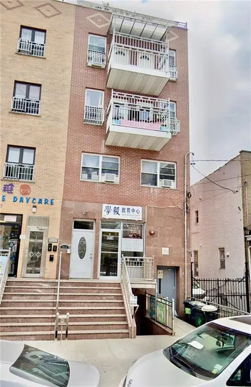 914 58th Street #3B, Brooklyn, NY 11220