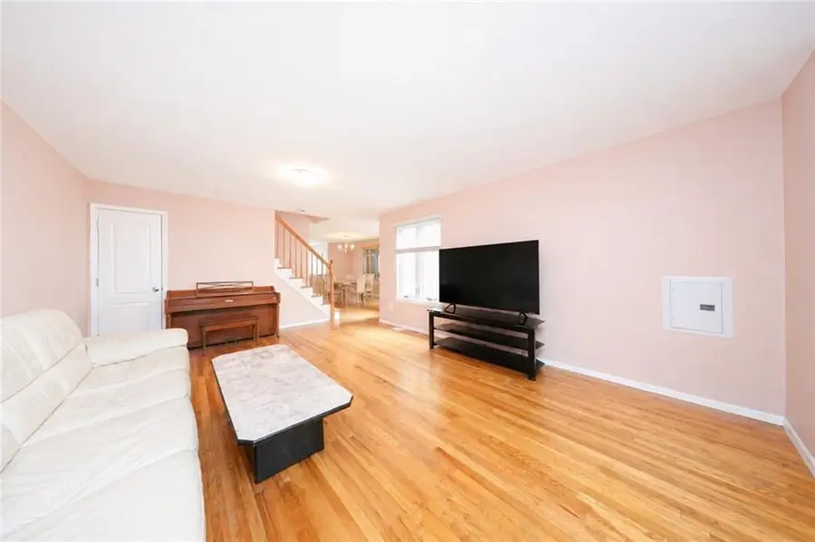 136 Erika Loop, Staten Island, NY 10312 - #3