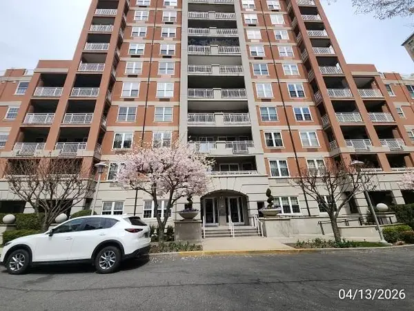 65 Oceana Drive East #7A, Brooklyn, NY 11235