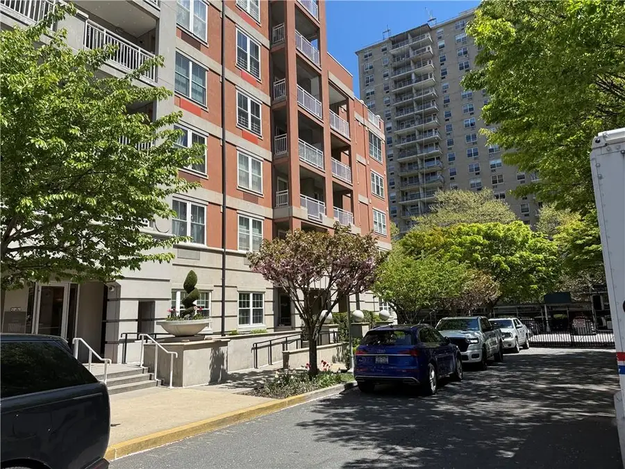 65 Oceana Drive East #7A, Brooklyn, NY 11235 - #2