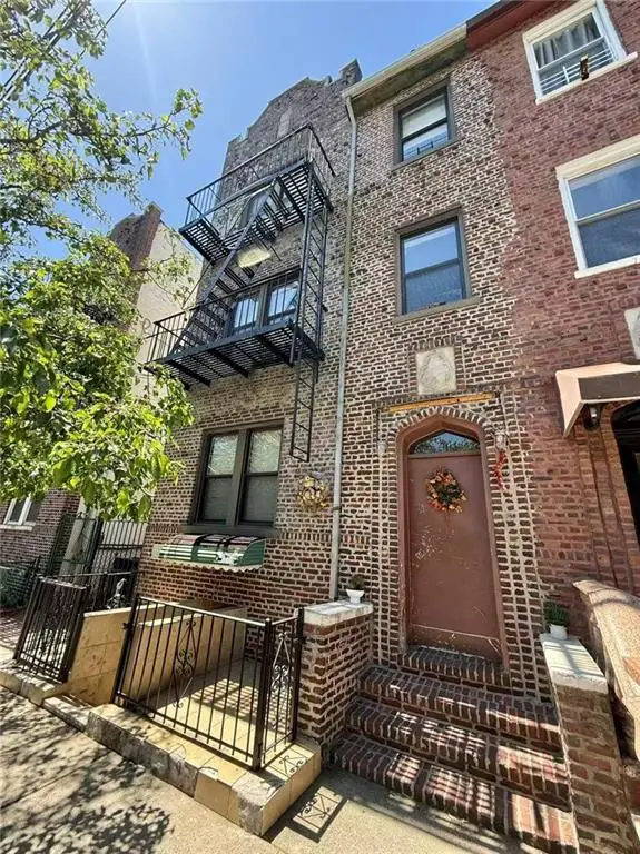 116 Gatling Place, Brooklyn, NY 11209