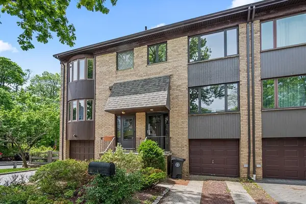 340 Hillbrook Drive, Staten  Island, NY 10305