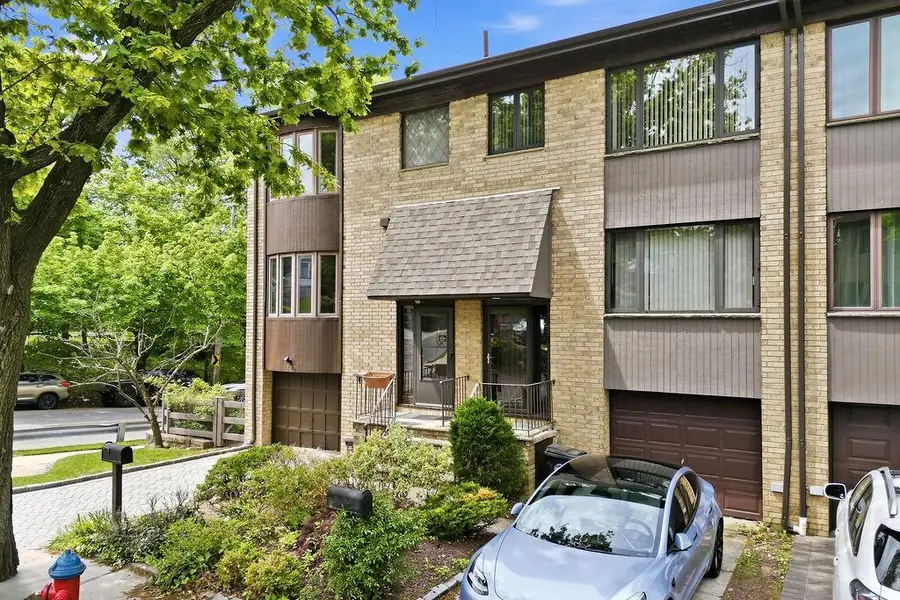 340 Hillbrook Drive #340, Staten Island, NY 10305 - #3