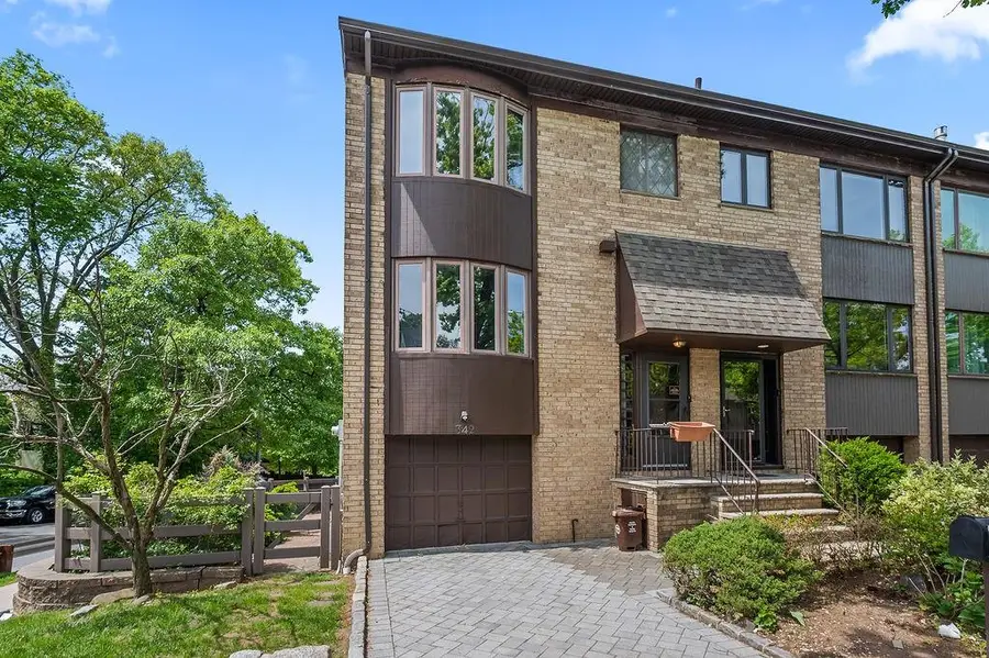 342 Hillbrook Drive, Staten Island, NY 10305 - #2