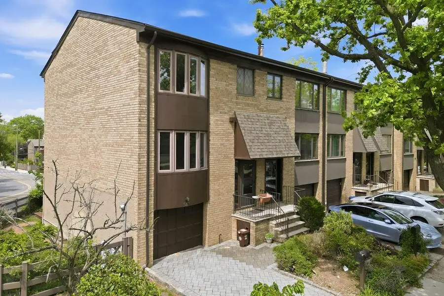 342 Hillbrook Drive, Staten Island, NY 10305 - #3