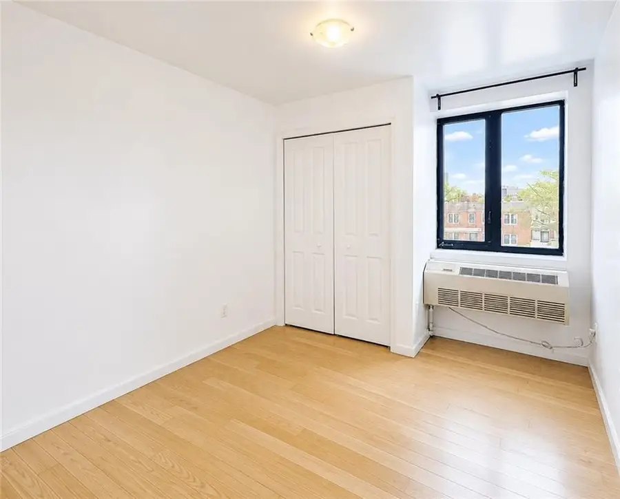 60-70 Woodhaven Boulevard #3EF, Elmhurst, NY 11373 - #3