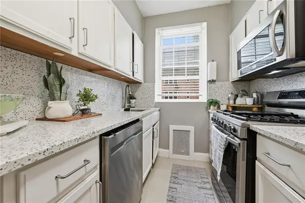 230 Central Avenue #1F, Lawrence, NY 11559