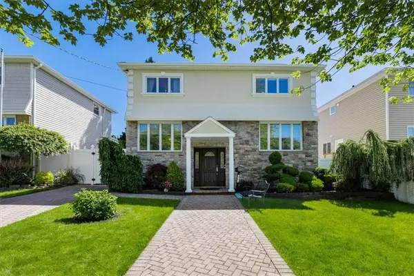 99 Connor Avenue, Station Island, NY 10314
